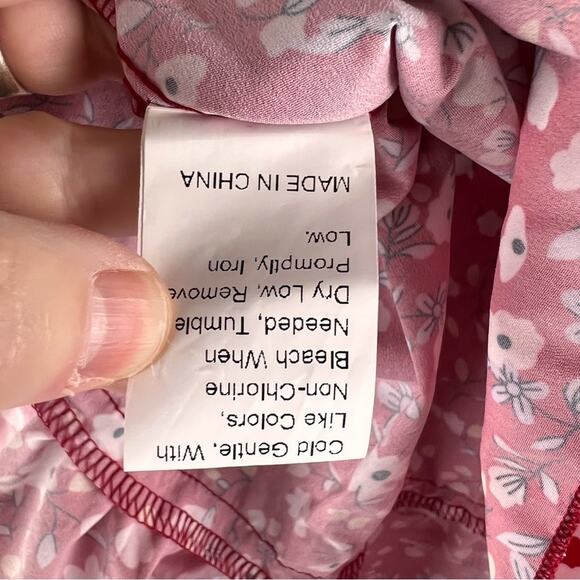 Shein Womens size medium Mini Skirt Ditsy Floral Ruffled Tiered Red White Black - Picture 6 of 6